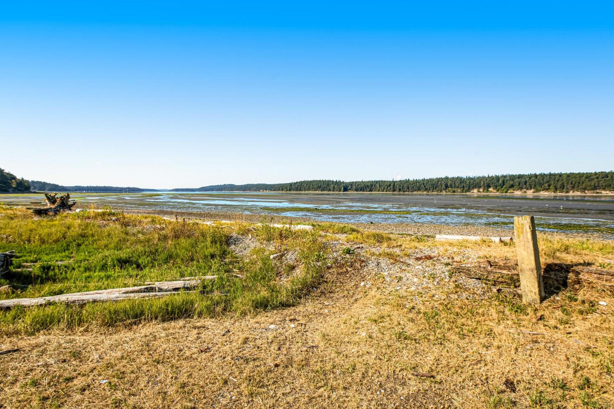 Marrowstone Island Beach Cabin Exterior photo
